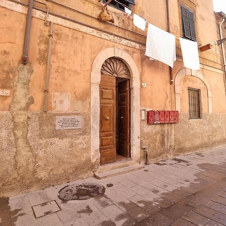 Onda Blu - Bilocale Con Aria Condizionata A Due Passi Dal Castello E Dal Torrione E Rivellino Apartment Piombino Bagian luar foto