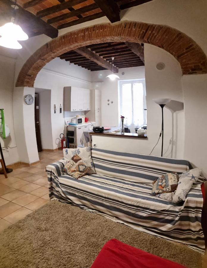 Onda Blu - Bilocale Con Aria Condizionata A Due Passi Dal Castello E Dal Torrione E Rivellino Apartment Piombino Bagian luar foto