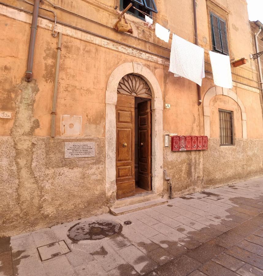 Onda Blu - Bilocale Con Aria Condizionata A Due Passi Dal Castello E Dal Torrione E Rivellino Apartment Piombino Bagian luar foto